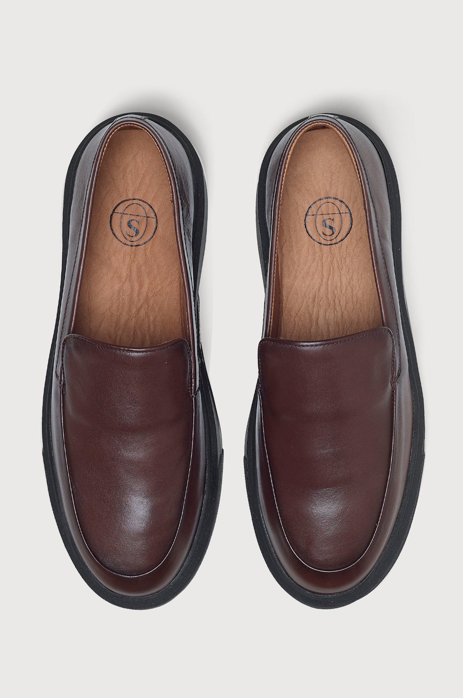 Tênis Mocassim Minimal Marrom