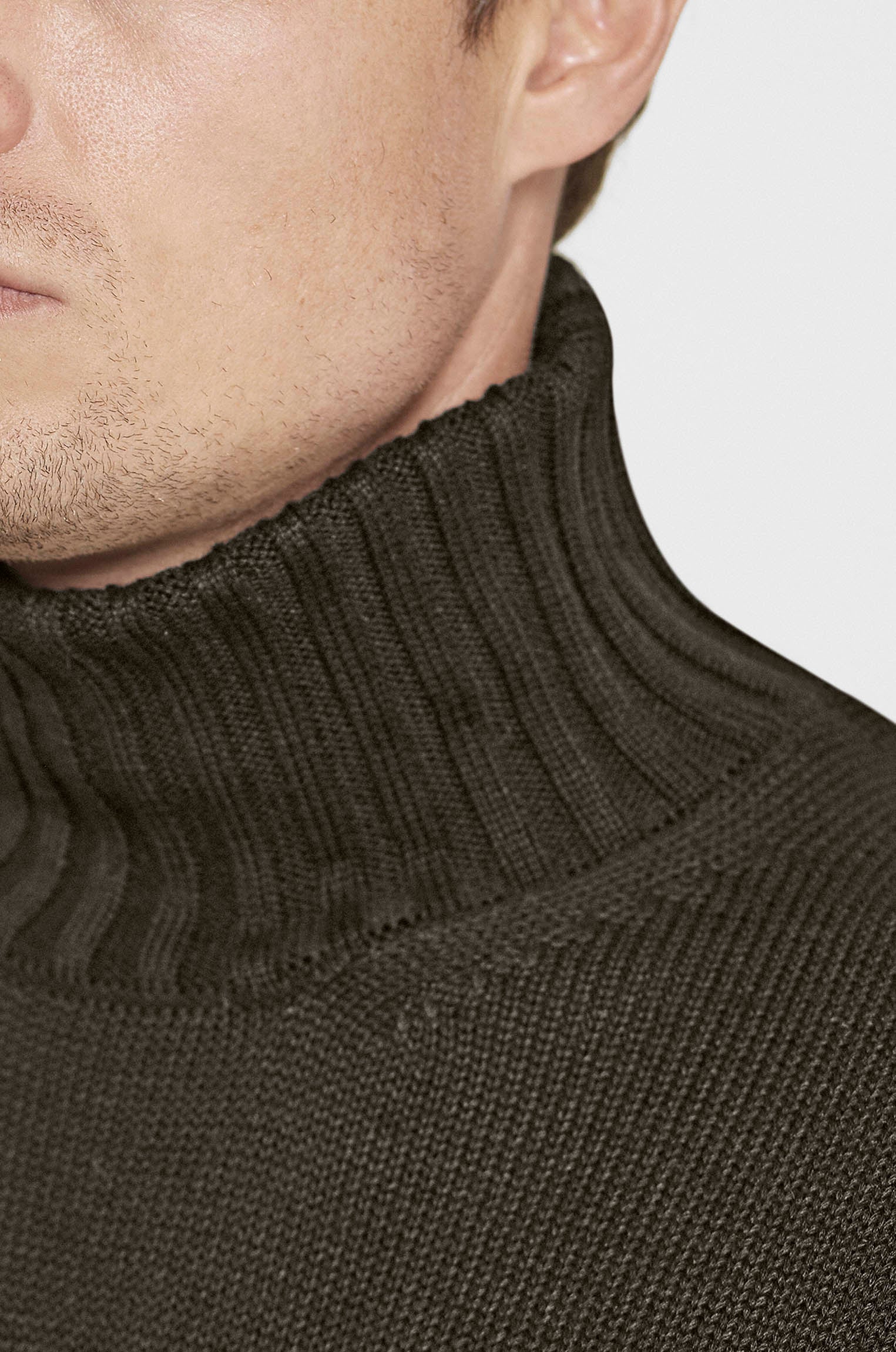 Tricô Gola Alta Cinza Castor