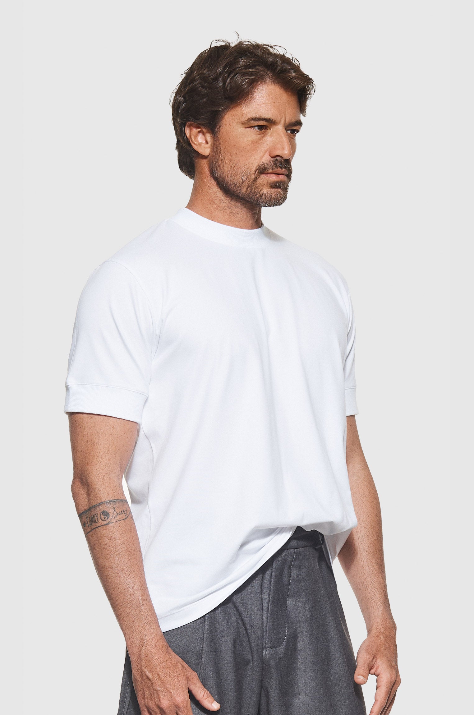 Camiseta Algodão Egípcio Punhos Canelados Branca