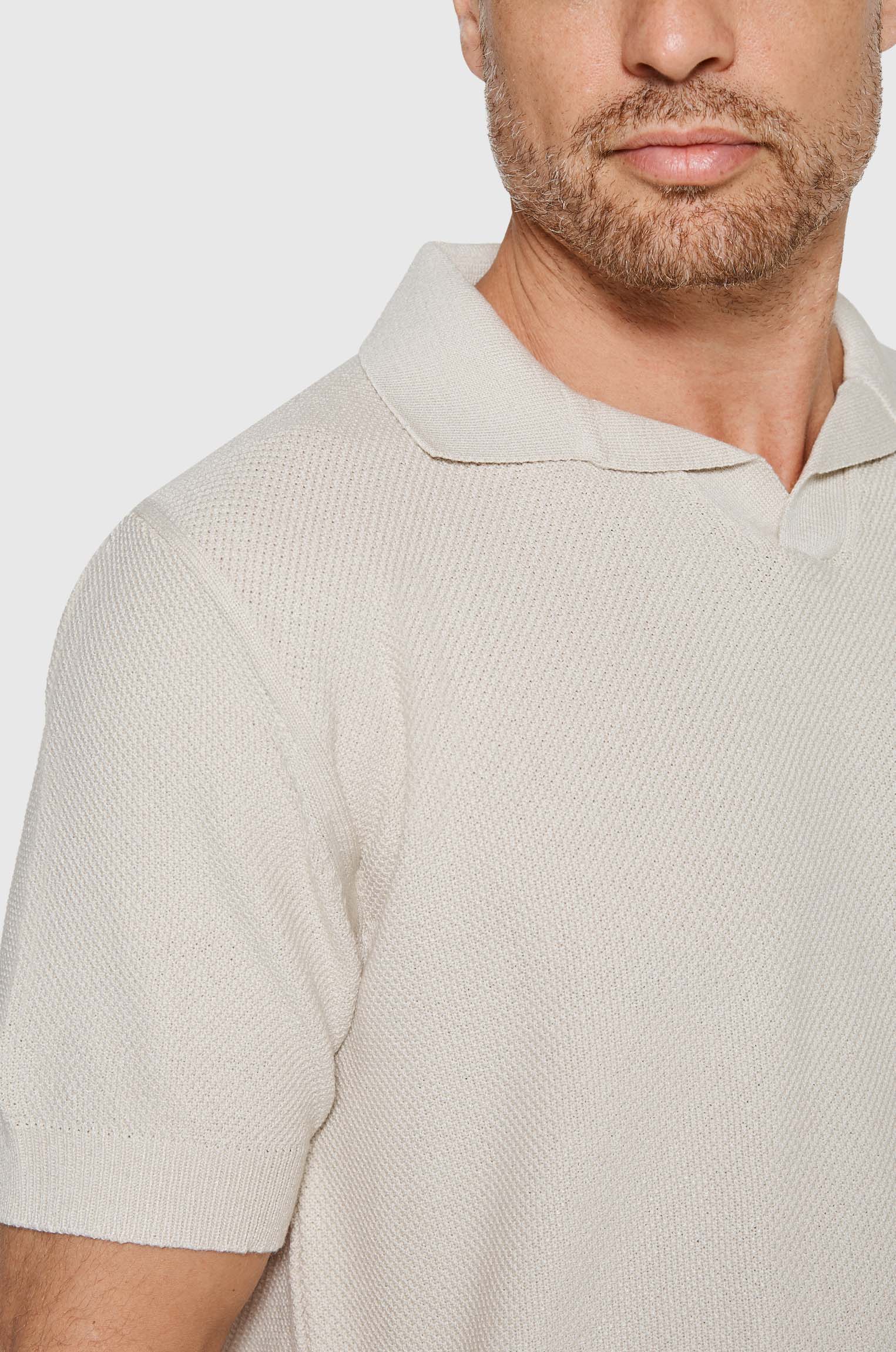 Polo Tricô em Ponto Crochê Texturizado Bege