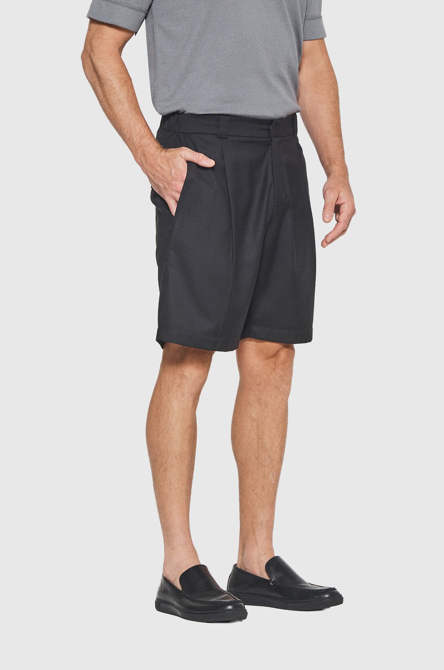 Bermuda Pregas Alfaiataria Preta