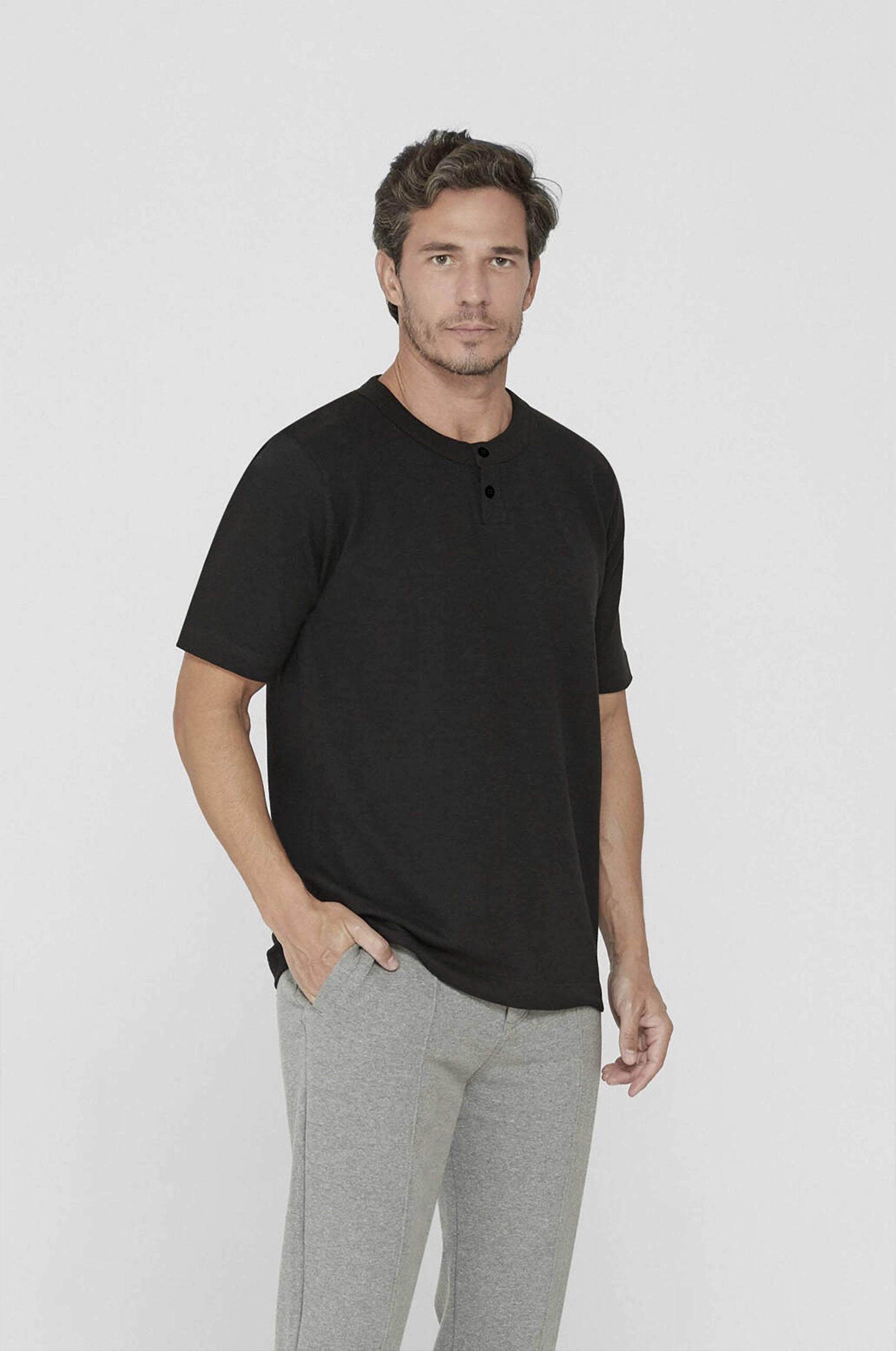 Camiseta Texturizada Henley Preta