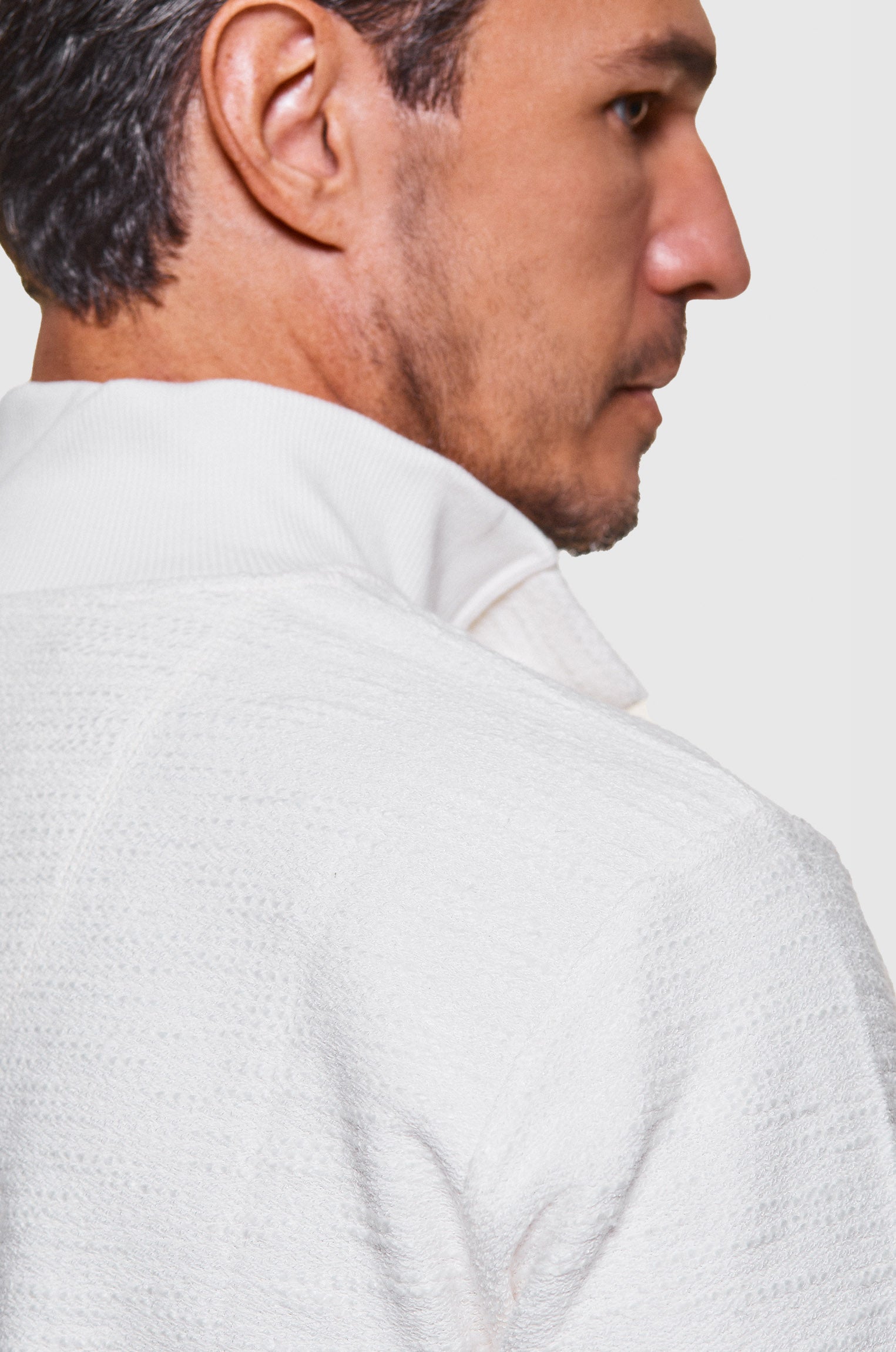 Moletom Texturizado Gola Alta com Botões Off White