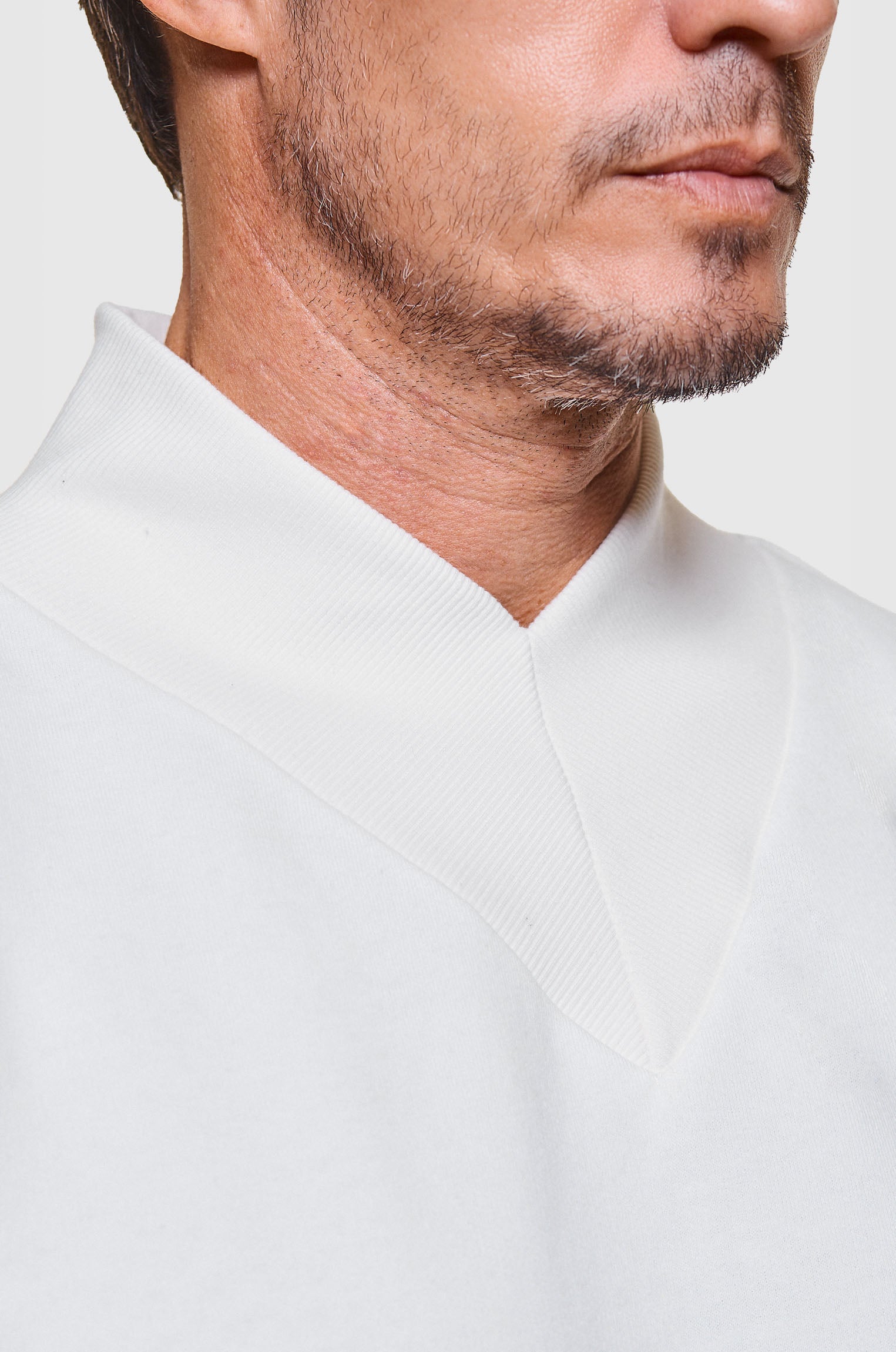 Moletom Decote V Off White