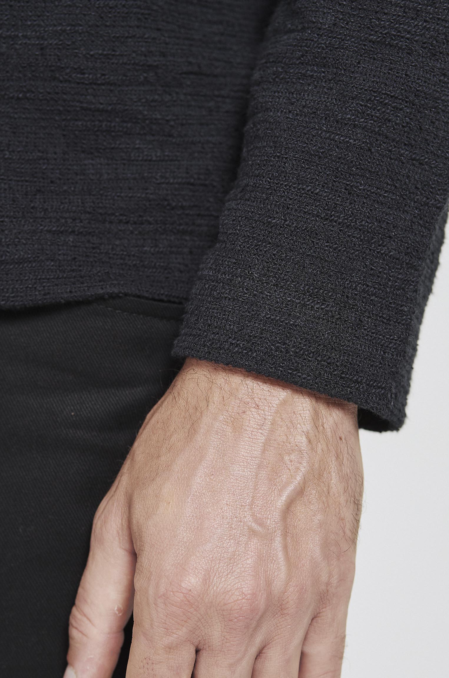 Manga Longa Henley Tear Preta