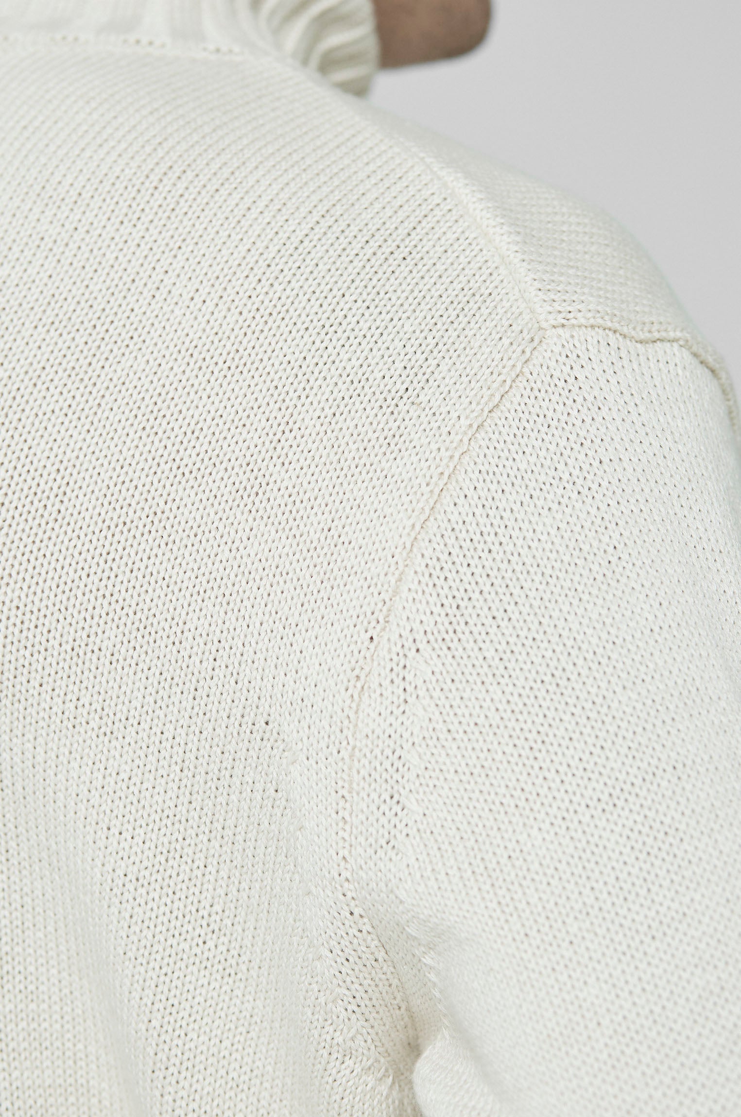 Tricô Gola Alta Bege