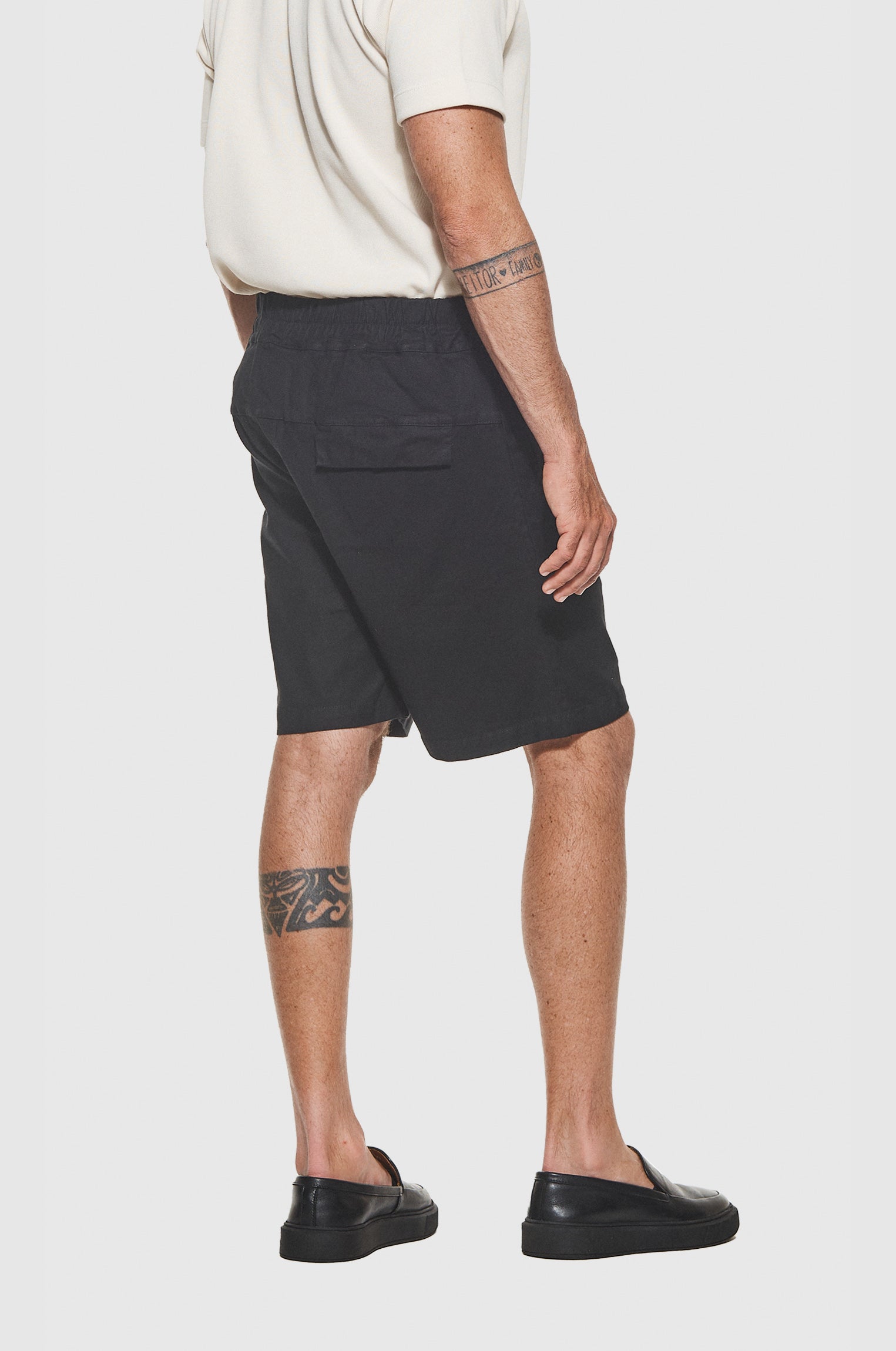 Bermuda Sarja Jogger Preta