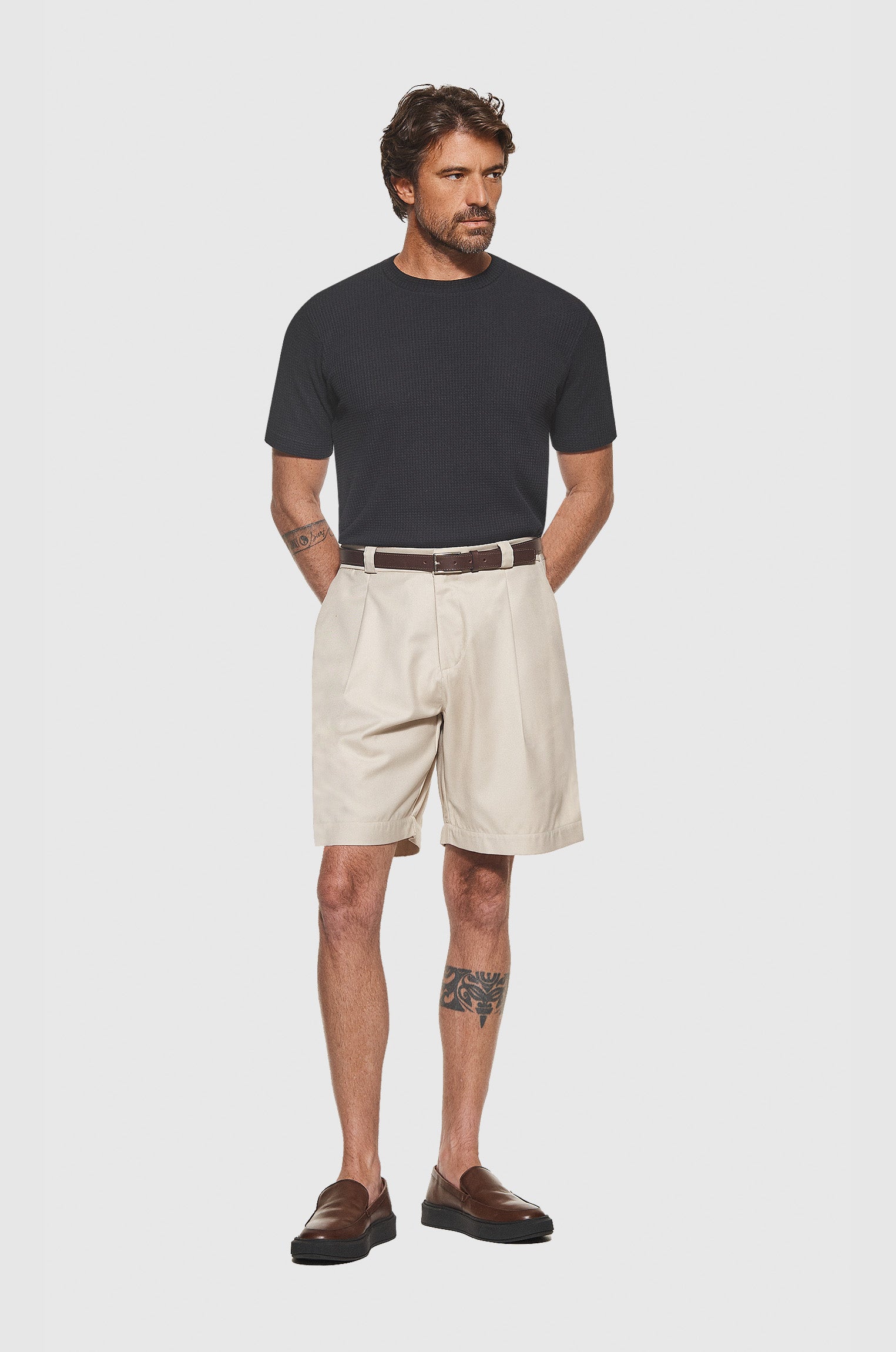 Bermuda Pregas Alfaiataria Bege