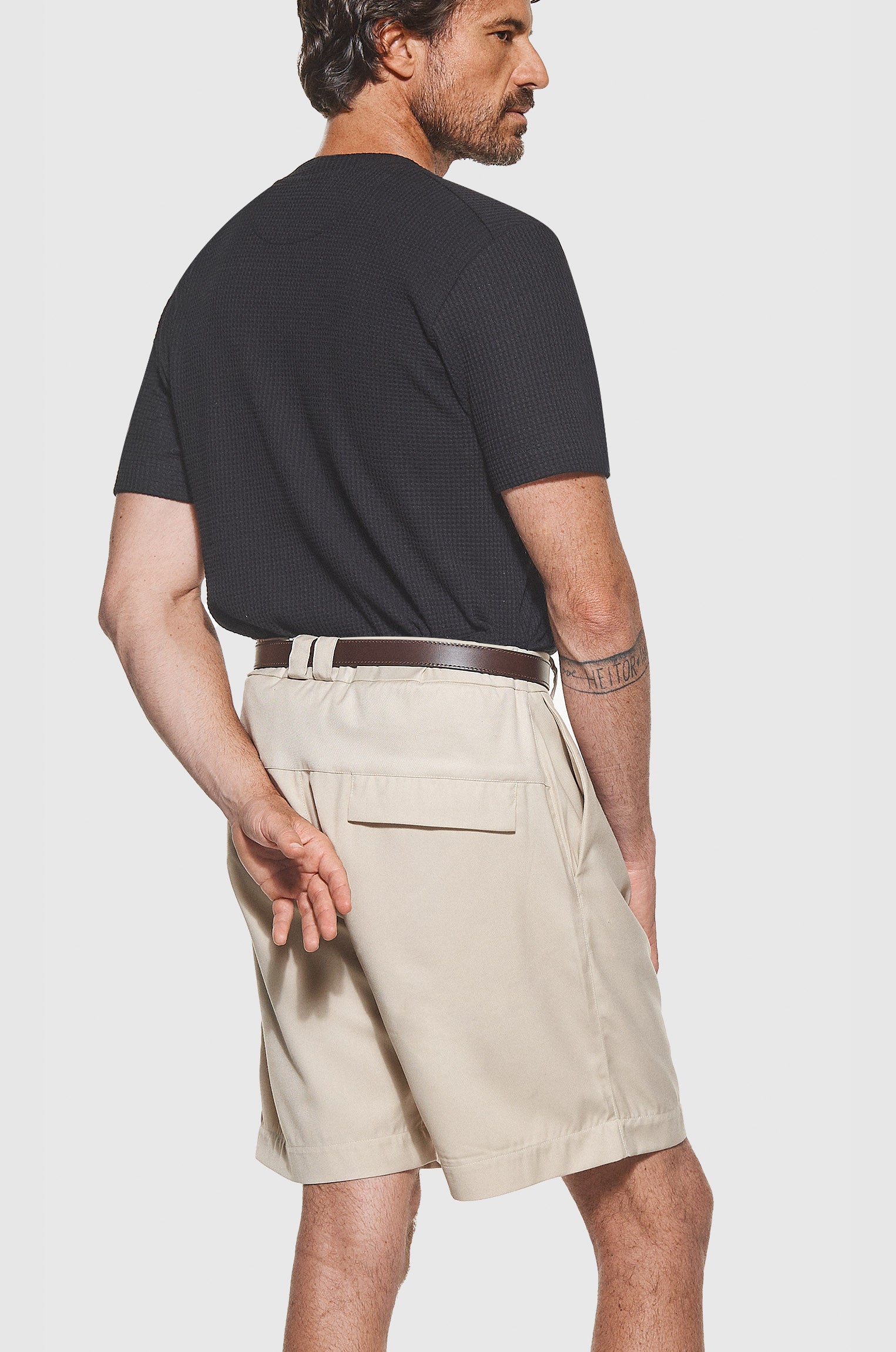 Bermuda Pregas Alfaiataria Bege