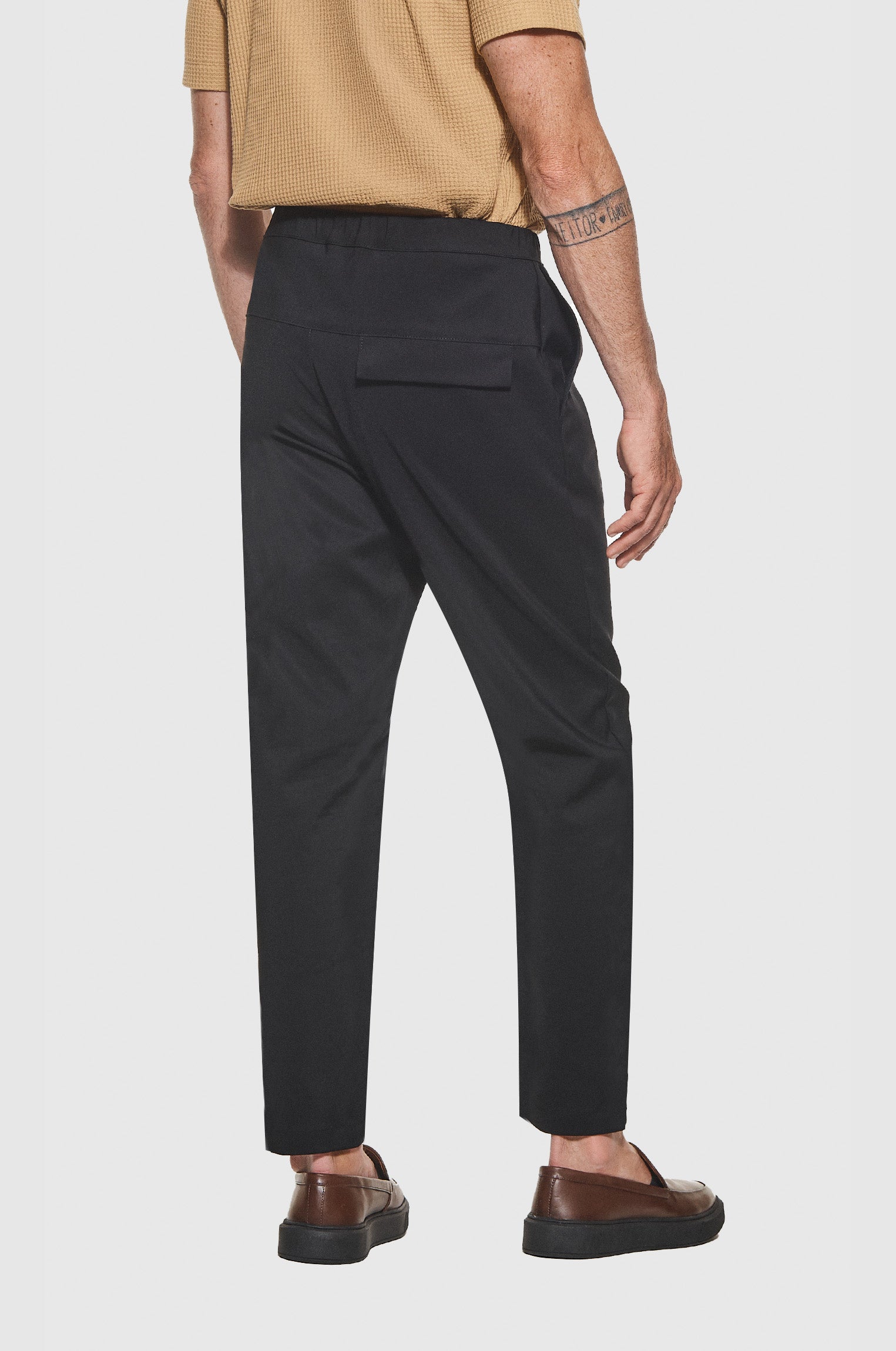 Calça Alfaiataria Sarja Tech Preta