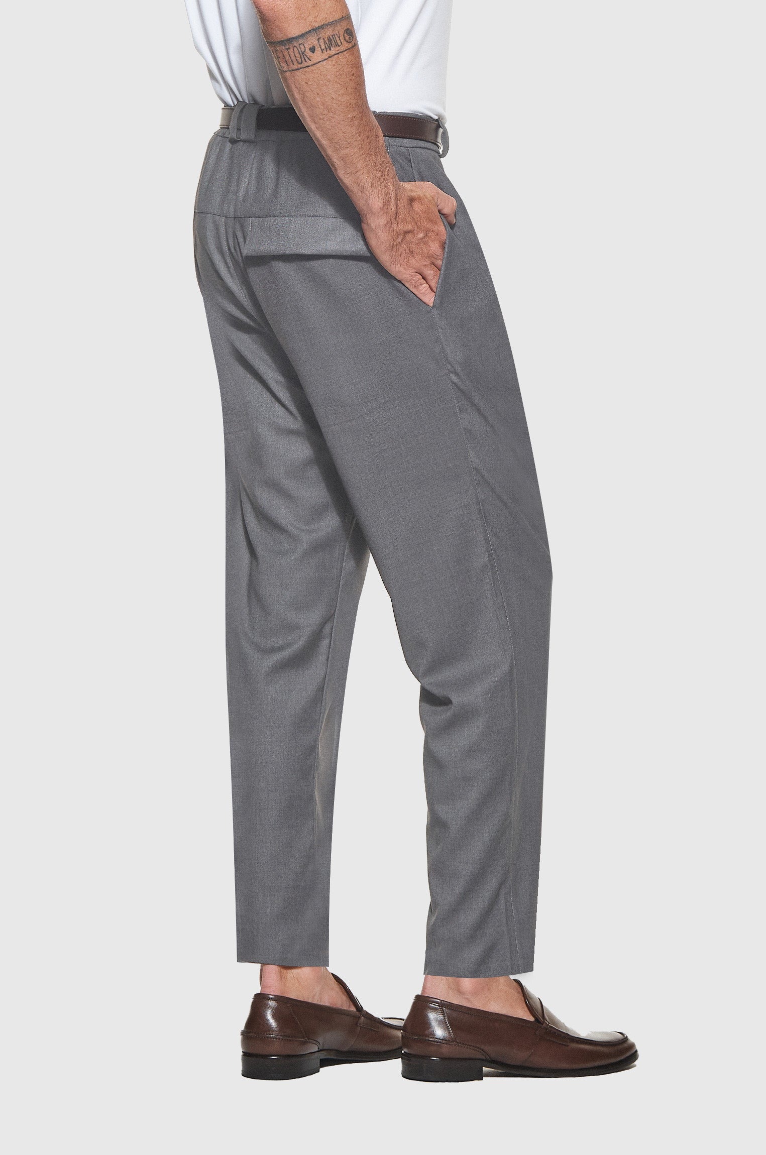 Calça Alfaiataria Prega Minimalista Cinza