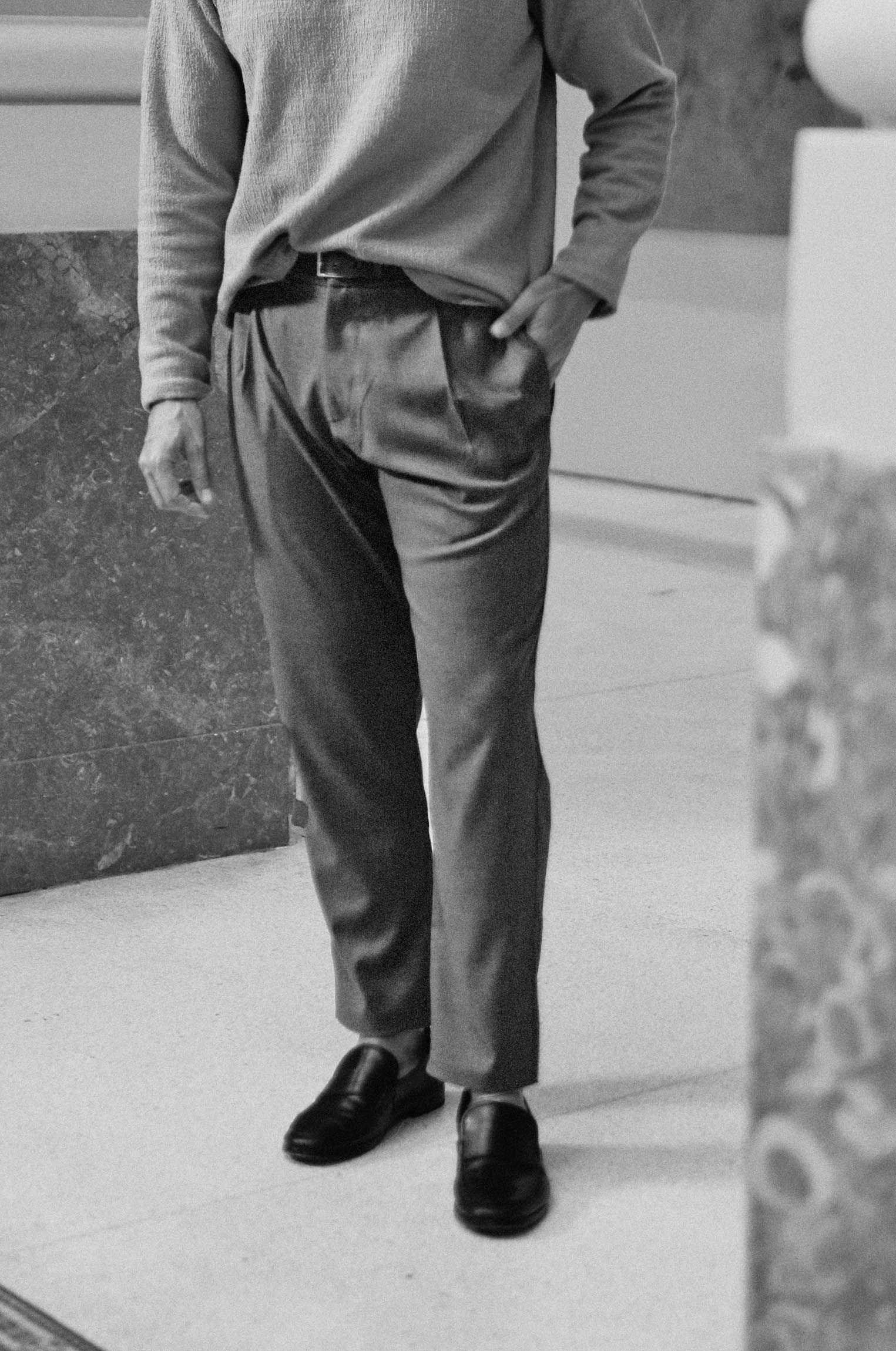 Calça Alfaiataria Prega Minimalista Cinza