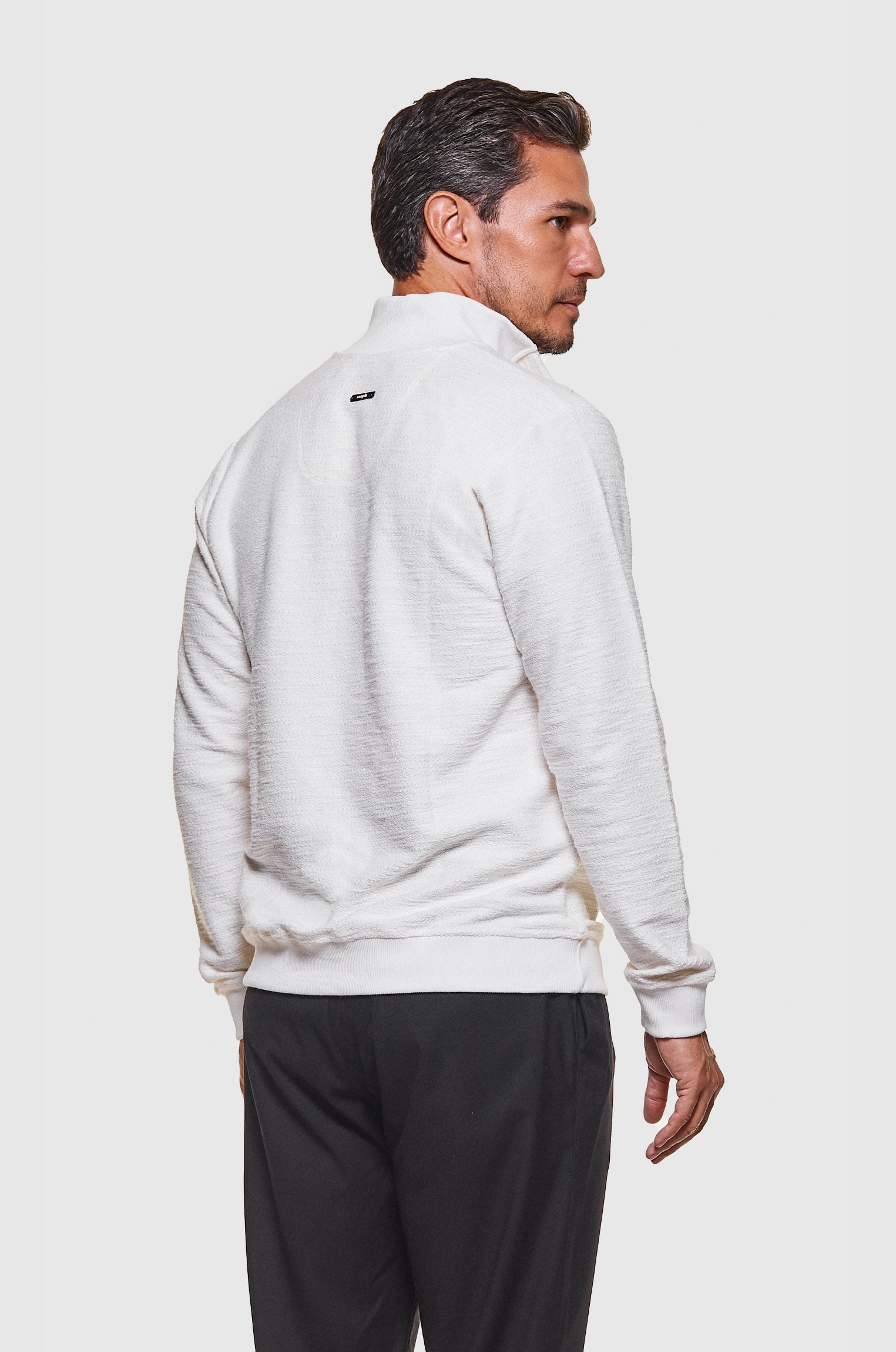 Moletom Texturizado Gola Alta com Botões Off White