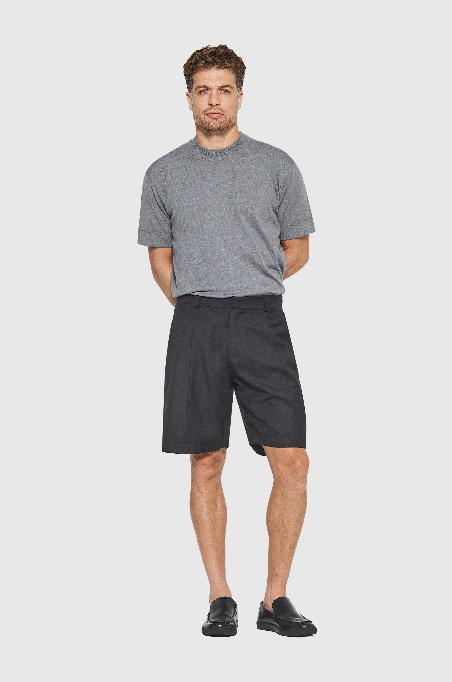 Bermuda Pregas Alfaiataria Preta