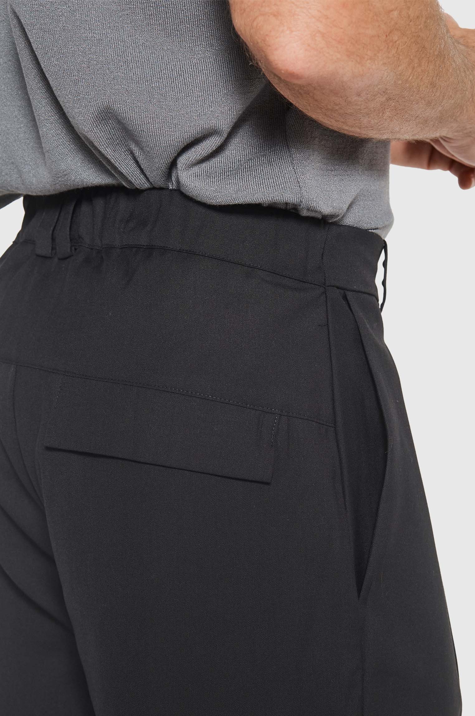 Bermuda Pregas Alfaiataria Preta