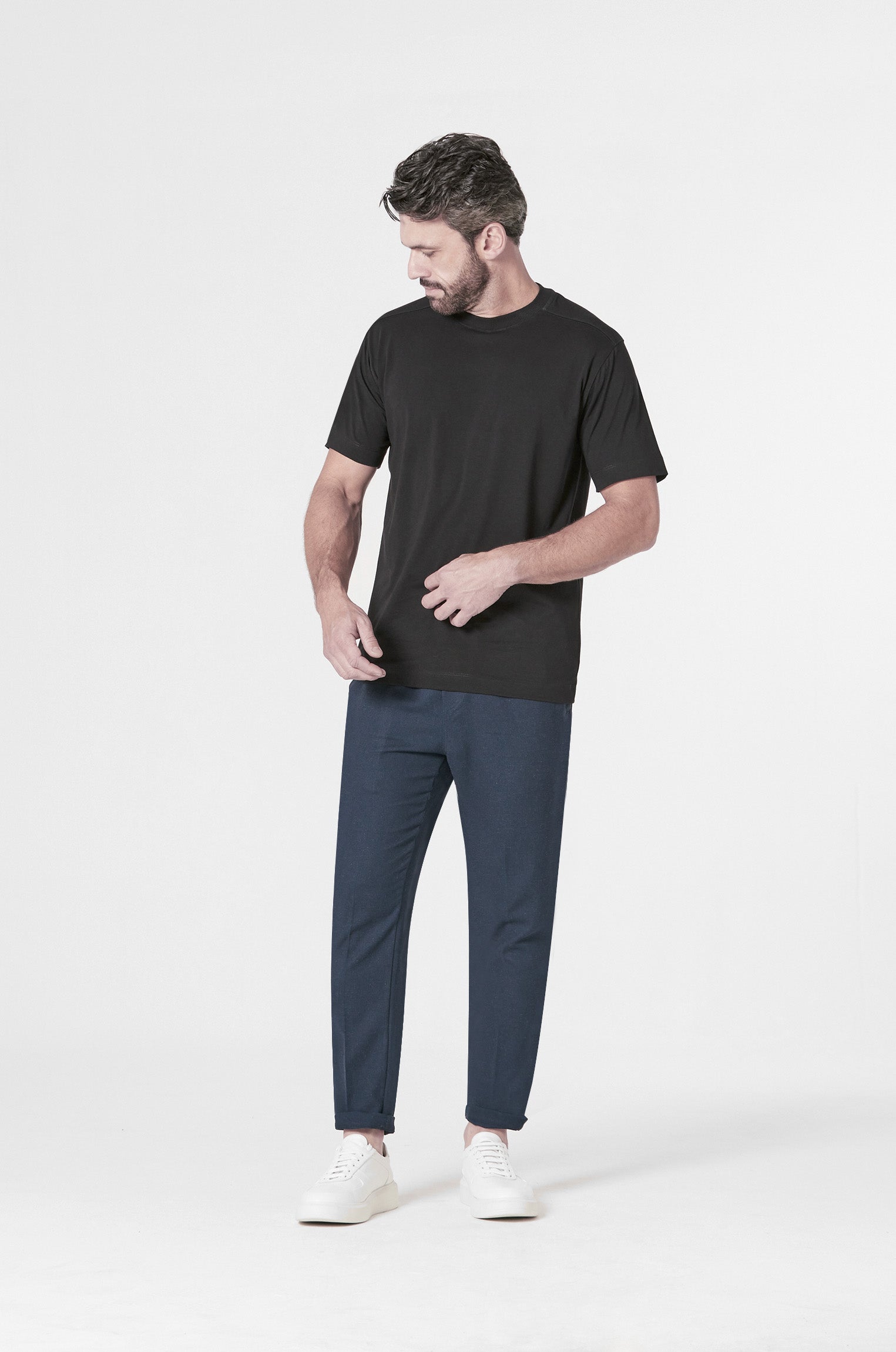 Camiseta Recorte Ombros Preta