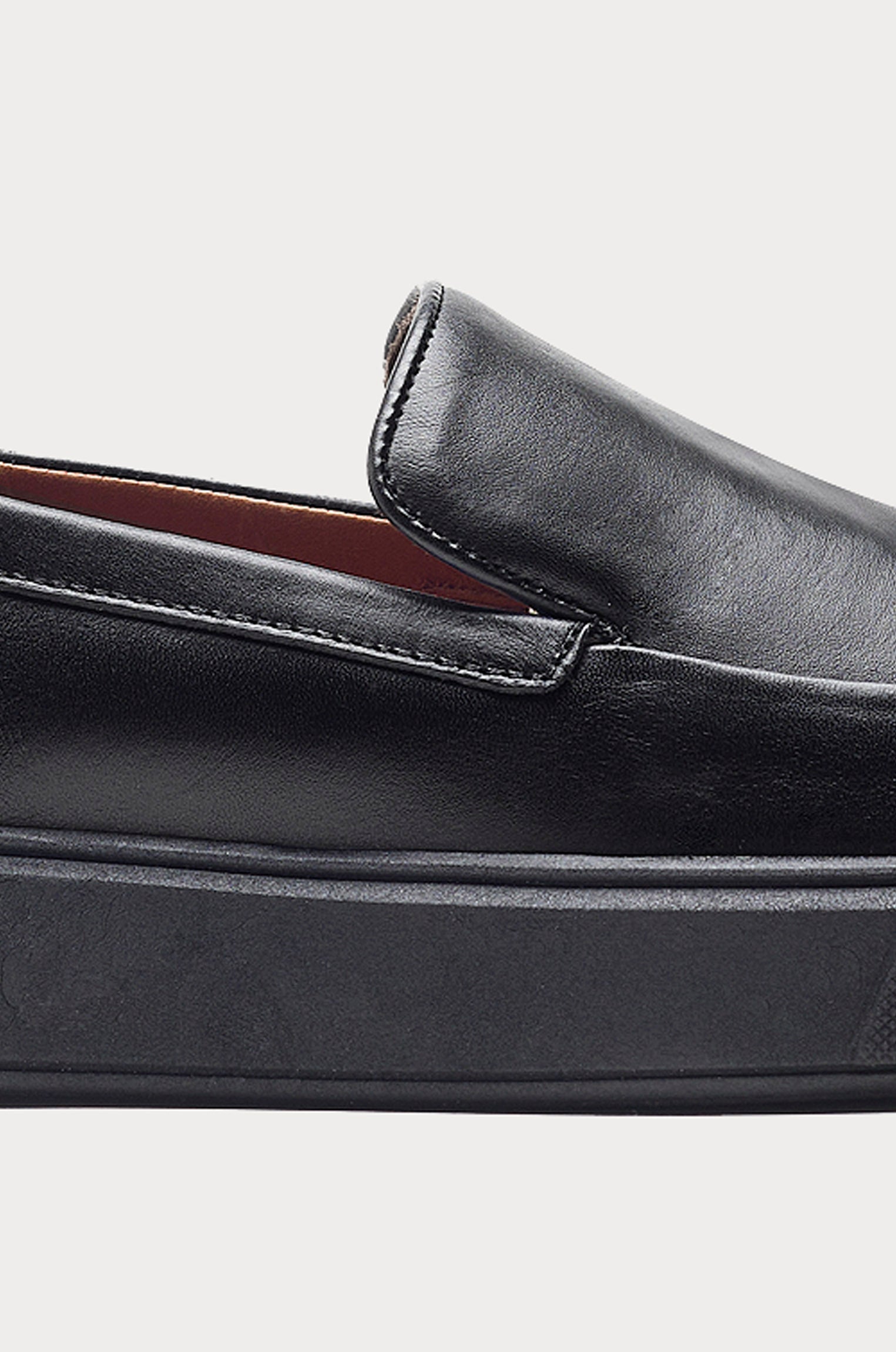 Tênis Mocassim Minimal Preto