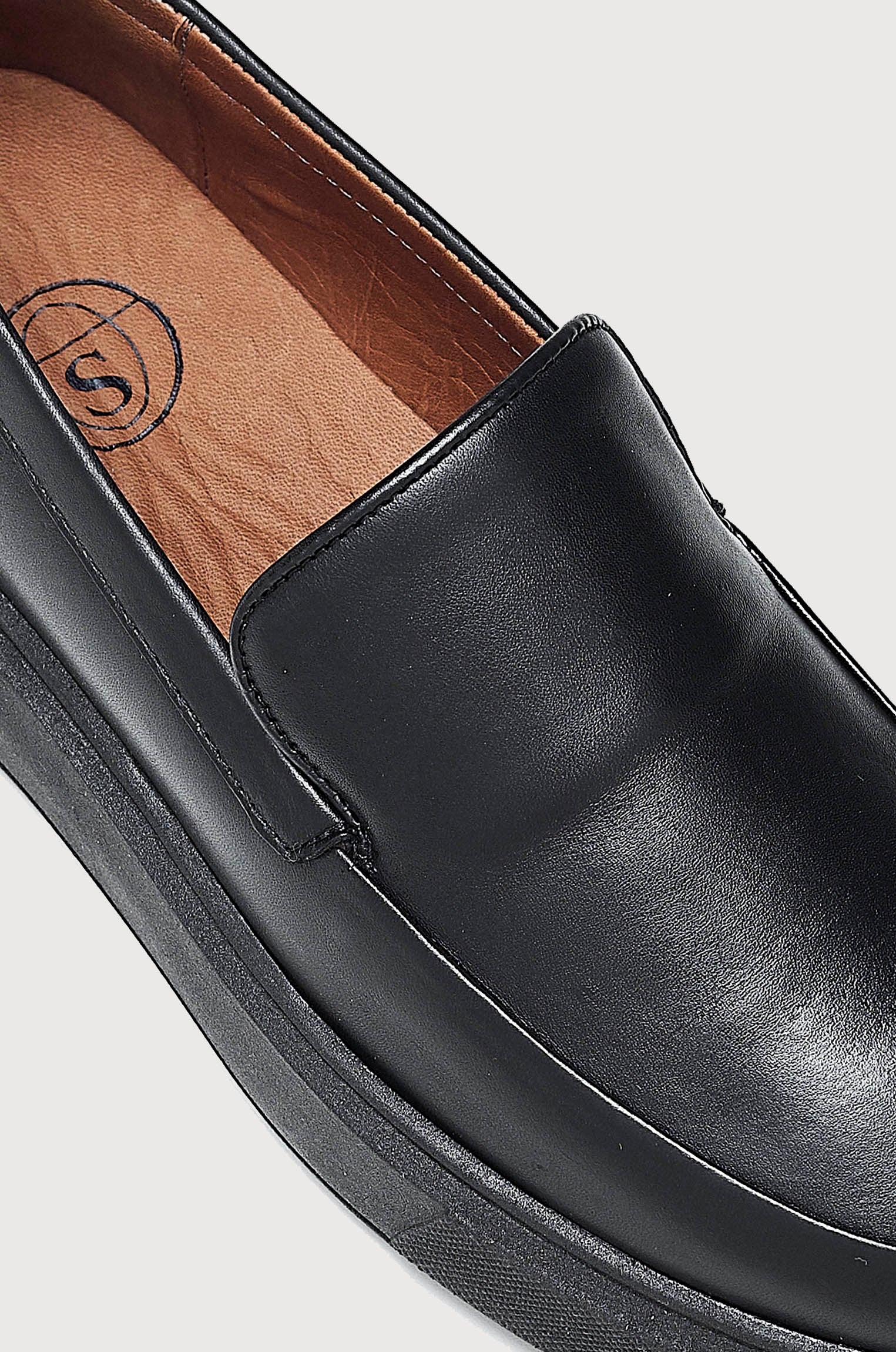 Tênis Mocassim Minimal Preto