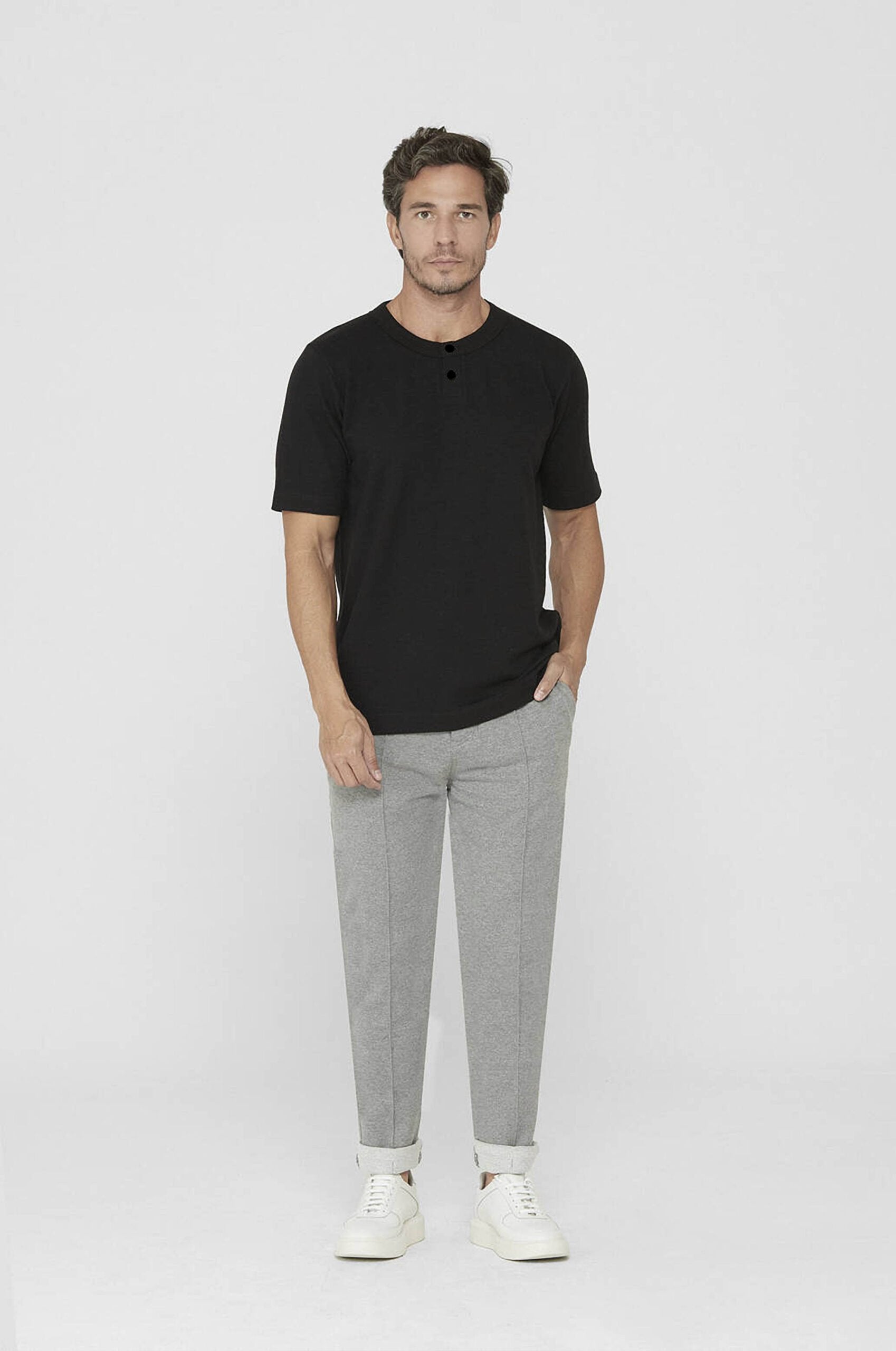 Camiseta Texturizada Henley Preta